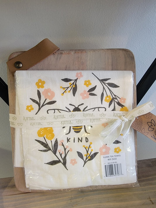 Bee kind towel with cutting board set
